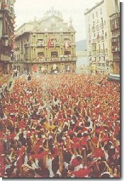 Ouverture des fêtes de la San Fermin à Pampelune : Plaza Consistorial lors du txupinazo 