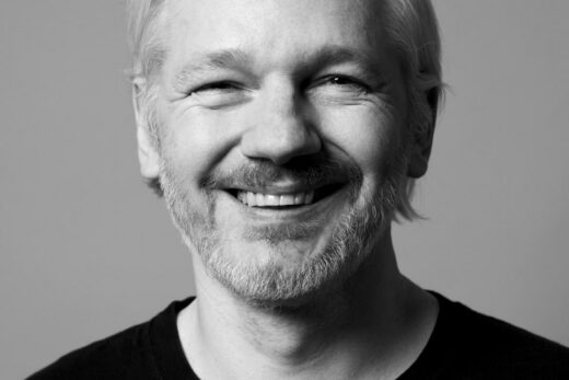 FREE ASSANGE !